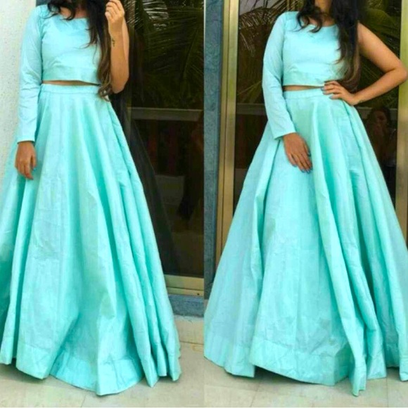 One shoulder very smart and stylish lengha in silk. Perfect fusion wear - Picture 1 of 3
